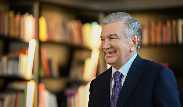 Shavkat Mirziyoyev Toshkentdagi yangi Zamonaviy san’at markaziga tashrif buyurdi